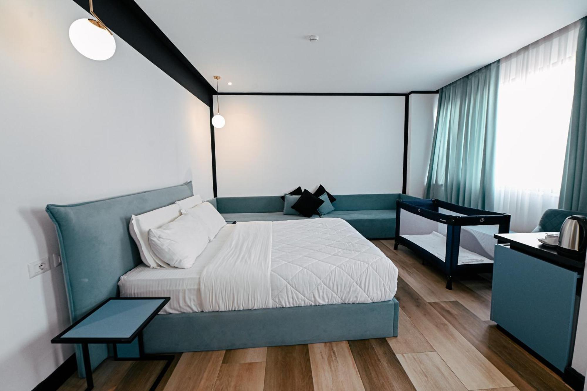 Royal G Max Hotel Golem (Tirana)