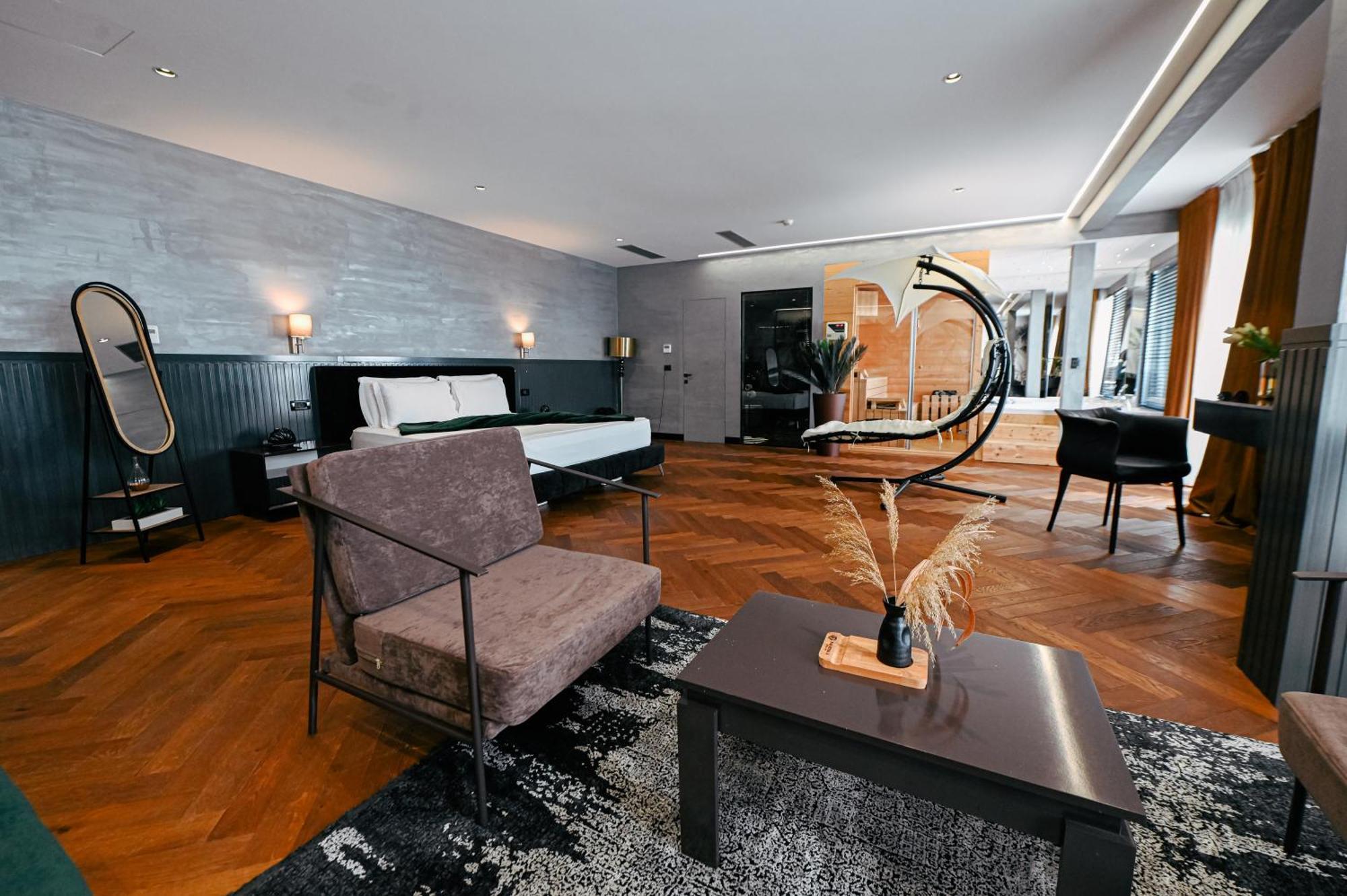 Royal G Max Hotel 5*